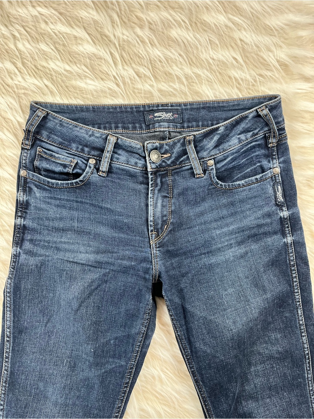 Silver Elyse Jeans Women's 29x32 Mid Rise Straight Leg Dark Wash - Picture 2 of 6